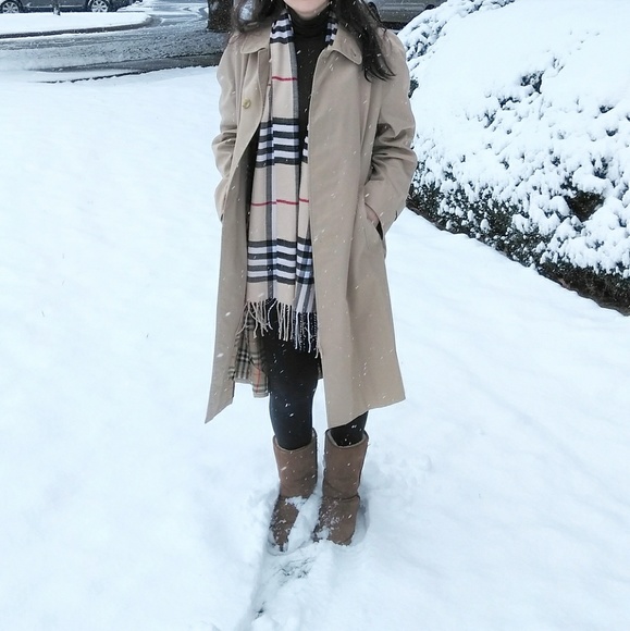 Authentiv Burberry coat - Picture 6 of 6